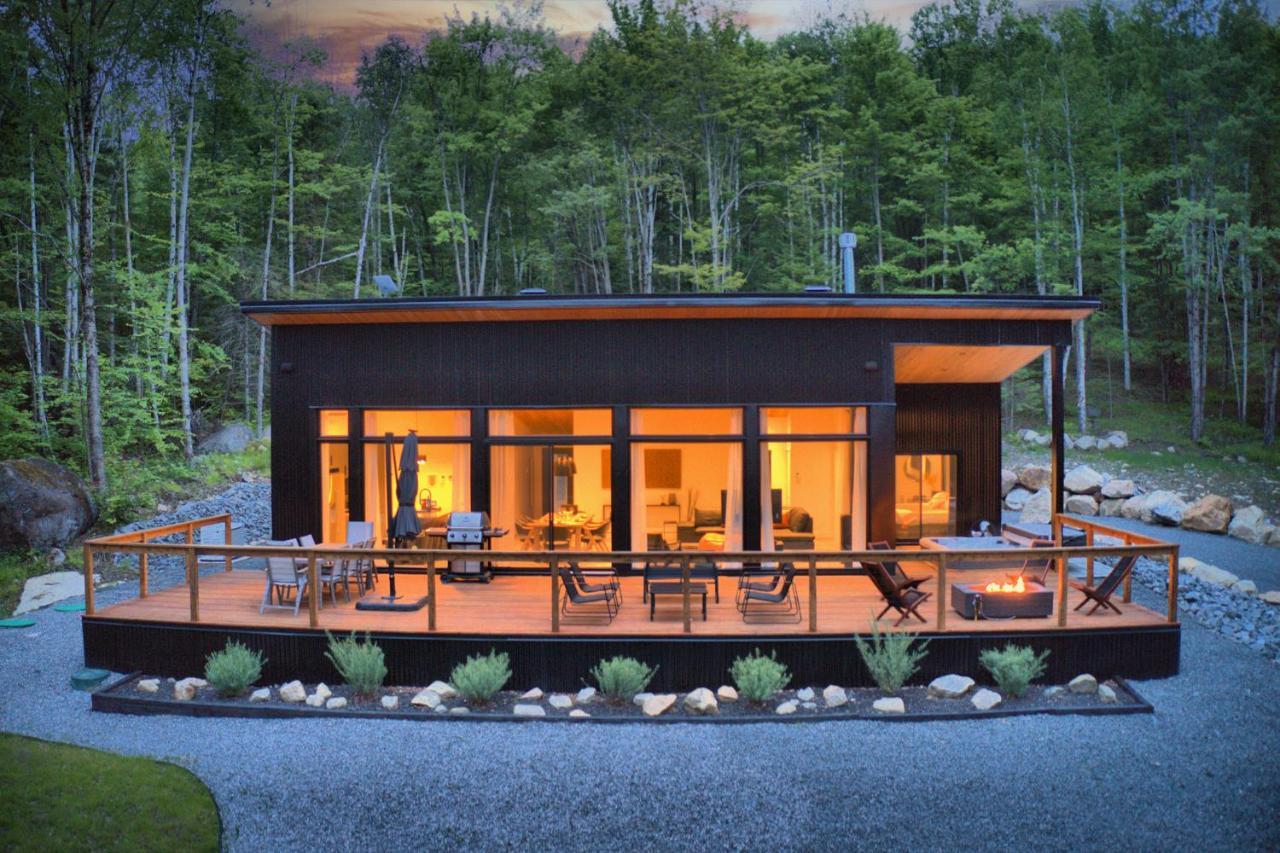 Kallm-Mont-Tremblant Chalet With Hot Tub, Pond & Beach On Private 7Acre Estate Lac-Superieur Exterior foto