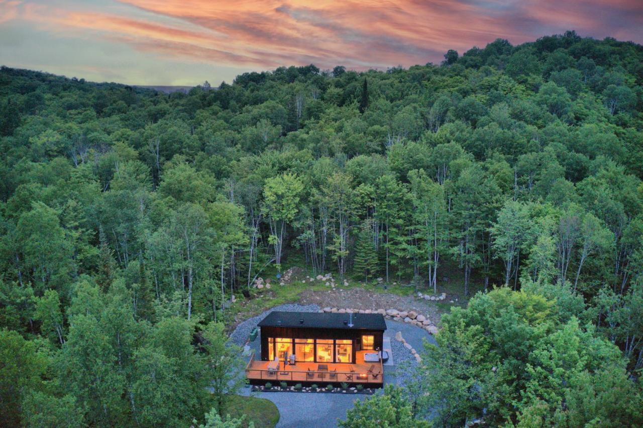 Kallm-Mont-Tremblant Chalet With Hot Tub, Pond & Beach On Private 7Acre Estate Villa Lac-Superieur Exterior foto